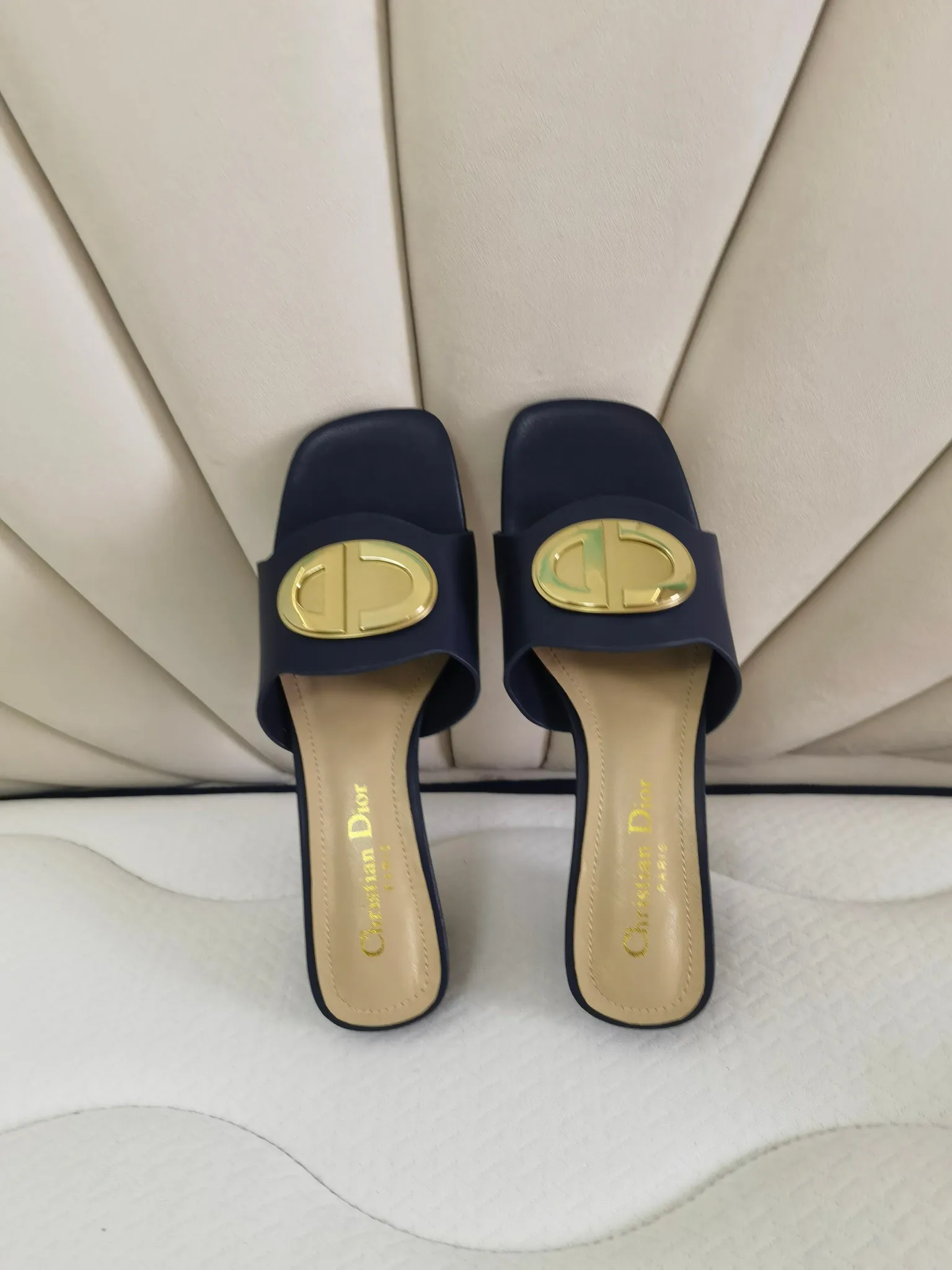 👟👟Ex-factory price 340👟👟 Genuine leather sole +40 Dior 2024 summer catwalk model shipped, heel height 6 cm, four colors available, black, white, apricot, blue, size 35-43